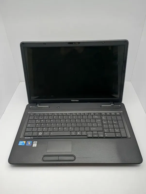 Ноутбук Toshiba Satellite L670 / 17.3" (1600x900) TN / Intel Core i3-350M (2 (4) ядра по 2.26 GHz) / 6 GB DDR3 / 320 GB HDD / Intel HD Graphics / WebCam б/в - зображення 2