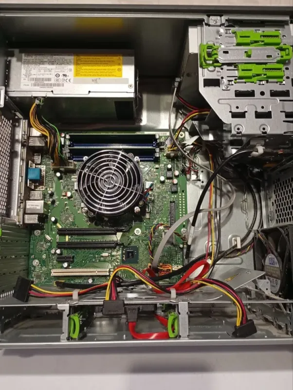 ПК Б-клас Fujitsu Celsius W420 Tower / Intel Core i5-3470 (4 ядра по 3.2 - 3.6 GHz) / 16 GB DDR3 / 240 GB SSD / Intel HD Graphics 2500 / DVD-ROM б/в - зображення 5