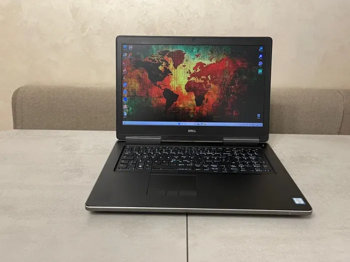 Мобільна робоча станція Dell Precision 7710 / 17,3" (1920x1080) IPS / Intel Core i7-6820HQ (4 (8) ядра по 2,7 - 3,6 ГГц) / 16 ГБ DDR4 / 256 ГБ SSD + 500 ГБ HDD / nVidia Quadro M4000M, 4 ГБ GDDR5, 256-біт / WebCam б/в - зображення 2