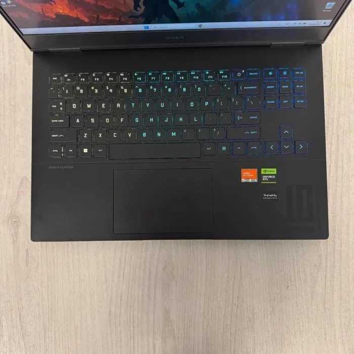 Ігровий ноутбук HP Omen 16z-xd000 / 16.0" (1920x1080) IPS / AMD Ryzen 5 7640HS (6 (12) ядра по 4,3 - 5,0 ГГц) / 16 ГБ DDR5 / 512 ГБ SSD / nVidia GeForce RTX 4050, 6 ГБ GDDR6, 96-біт / WebCam б/в - зображення 3