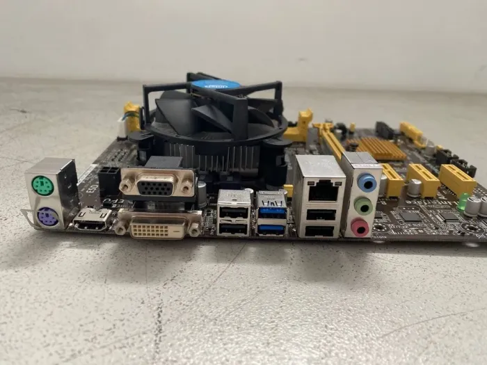 Комплект: Материнська плата Asus H81M-Plus / Intel Core i5-4570 (4 ядра по 3.2 - 3.6 GHz) / Socket LGA 1150 / Задня заглушка б/в - зображення 3