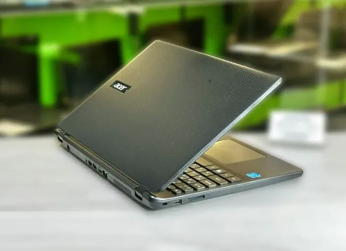 Ноутбук Б-клас Acer Extensa EX2530 / 15.6" (1366x768) TN / Intel Pentium 3558U (2 ядра по 1.7 GHz) / 8 GB DDR3 / 128 GB SSD / Intel HD Graphics / WebCam / Win 10 Home  б/в - зображення 4