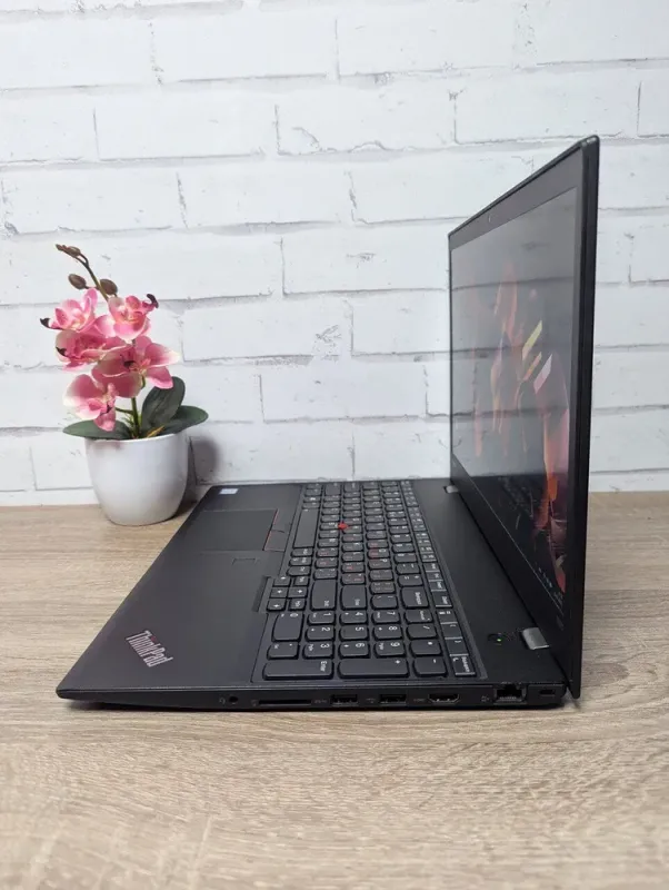 Ноутбук Б-клас Lenovo ThinkPad T570 / 15.6" (1920x1080) TN / Intel Core i7-6600U (2 (4) ядра по 2.6 - 3.4 GHz) / 16 GB DDR4 / 256 GB SSD / nVidia GeForce 940MX, 2 GB GDDR5, 64-bit / WebCam б/в - зображення 6