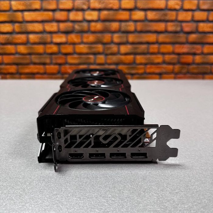 Дискретна відеокарта Sapphire Pulse Radeon RX 6800, 16 GB GDDR6, 256-bit / 1x HDMI, 3x DisplayPort / (11305-98) б/в - зображення 3