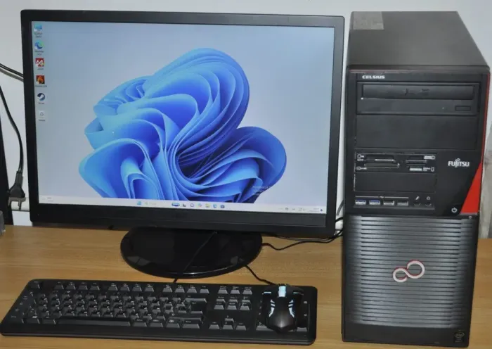 Комплект ПК: Fujitsu Celsius W530 Tower / Intel Core i5-4590 (4 ядра по 3.3 - 3.7 GHz) / 16 GB DDR3 / 120 GB SSD + 500 GB HDD / nVidia GeForce GTX 550 Ti, 4 GB GDDR5, 128-bit + Монітор Б-клас AOC / 22" (1680x1050) TN + Нові клавіатура, мишка, кабелі б/в - зображення 2