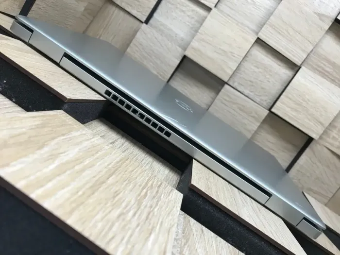 Ноутбук Б-клас Dell Inspiron 3501 / 15.6" (1366x768) TN / Intel Core i5-1135G7 (4 (8) ядра по 2.4 - 4.2 GHz) / 8 GB DDR4 / 192 GB SSD / Intel Iris Xe Graphics / WebCam б/в - зображення 7