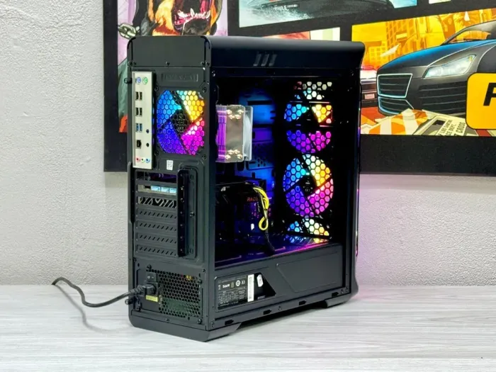 Ігровий ПК GameMax StarLight FRGB Tower / Intel Xeon E5-2640 (6 (12) ядер по 2.5 - 3.0 GHz) / 32 GB DDR4 / 512 GB SSD / AMD Radeon RX 6600, 8 GB GDDR6, 128-bit / 500W / Win 10 б/в - зображення 4