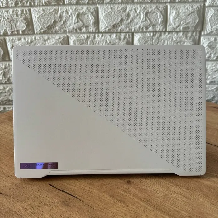 Ігровий ноутбук Asus ROG Zephyrus G14 GA401QM / 14" (1920x1080) IPS / AMD Ryzen 7 5800HS (8 (16) ядер по 2.8 - 4.4 GHz) / 16 GB DDR4 / 512 GB SSD / nVidia GeForce RTX 3060, 6 GB GDDR6, 192-bit б/в - зображення 3