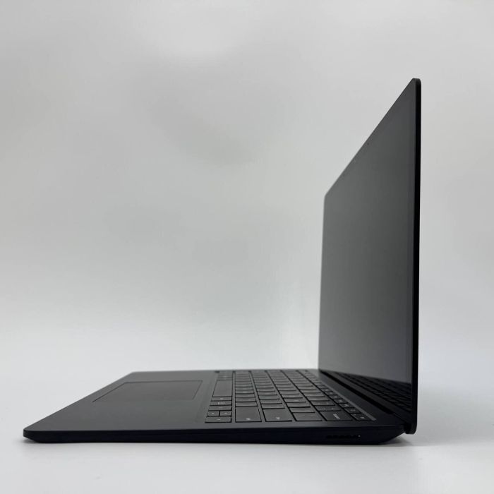 Ультрабук Microsoft Surface Laptop 3 / 13.5" (2256x1504) IPS / Intel Core i5-1035G7 (4 (8) ядра по 1.2 - 3.7 GHz) / 8 GB DDR4 / 256 GB SSD / Intel UHD Graphics / WebCam б/в - зображення 5