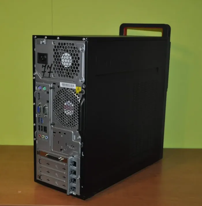 Комп'ютер Lenovo ThinkCentre M700 Tower / Intel Core i3-6100 (2 (4) ядра по 3.7 GHz) / 8 GB DDR4 / 240 GB SSD / Intel HD Graphics 530 / DVD-ROM / Windows 11 Pro б/в - зображення 7