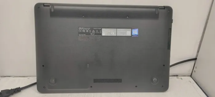 Ноутбук Б-класс Asus Vivobook F543U / 15.6"  TN /Pentium Gold 4417U (2 (4) ядра по 2.3 GHz) / 4 GB DDR4 / 120 GB SSD / Intel HD Graphics 610 / WebCam б/в - зображення 7