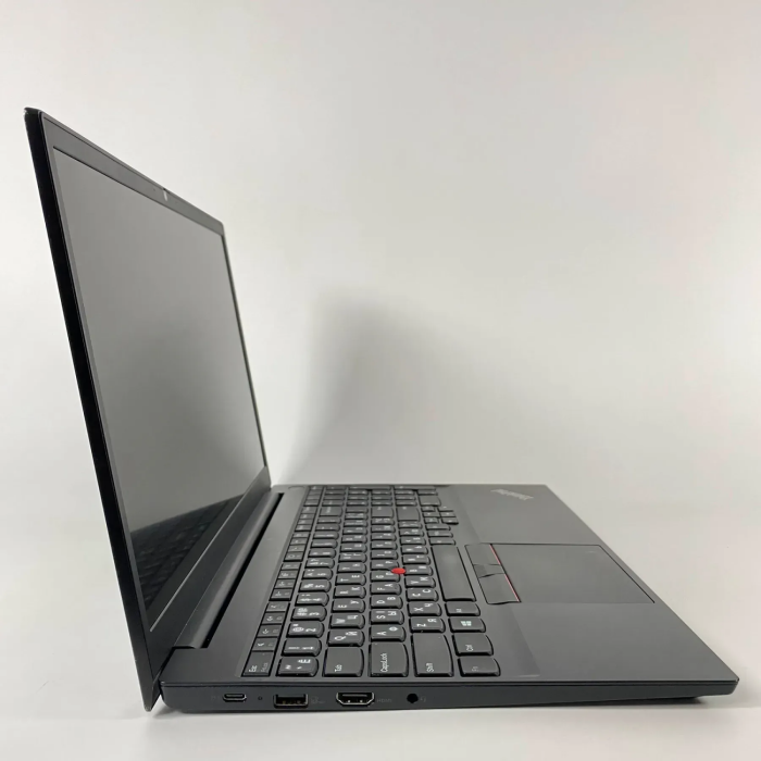 Ноутбук Б-клас Lenovo ThinkPad E15 Gen2 / 15.6" (1920x1080) IPS / Intel Core i5-1135G7 (4 (8) ядра по 4.2 GHz) / 16 GB DDR4 / 256 GB SSD / Intel Iris Xe Graphics / WebCam / HDMI б/в - зображення 4