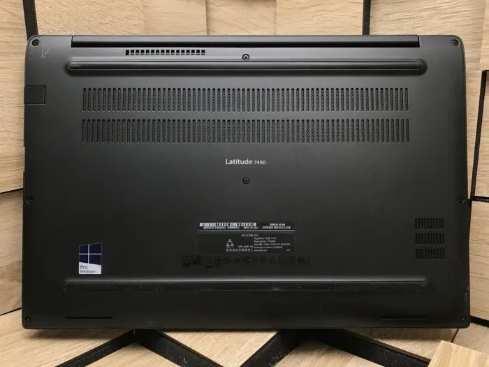 Ноутбук Б-клас Dell Latitude 7480 / 14" (2560x1440) IPS Touch / Intel Core i5-7300U (2 (4) ядра по 2.6 - 3.5 GHz) / 8 GB DDR4 / 256 GB SSD / Intel HD Graphics 620 / WebCam б/в - зображення 9