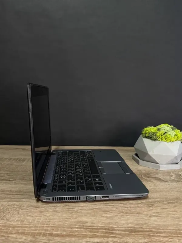 Нетбук Б-клас HP EliteBook 820 G2 / 12.5" (1366x768) TN / Intel Core i5-5300U (2 (4) ядра по 2.3 - 2.9 GHz) / 8 GB DDR3 / 128 GB SSD M.2 / Intel HD Graphics 5500 / WebCam / Win 10 / Без АКБ б/в - зображення 4