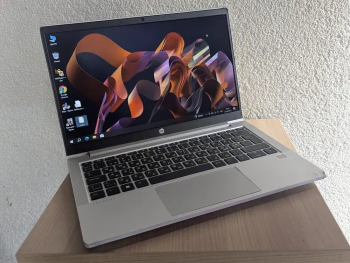 Ультрабук Б-клас HP ProBook 430 G8 / 13.3" (1920x1080) TN / Intel Core i3-1115G4 (2 (4) ядра по 4.1 GHz) / 16 GB DDR4 / 256 GB SSD / Intel UHD Graphics / WebCam б/в - зображення 3