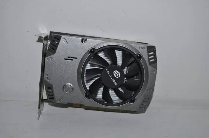 Дискретна відеокарта AMD Radeon RX 550, 4 GB GDDR5, 128-bit / DVI, DisplayPort, HDMI - зображення 2