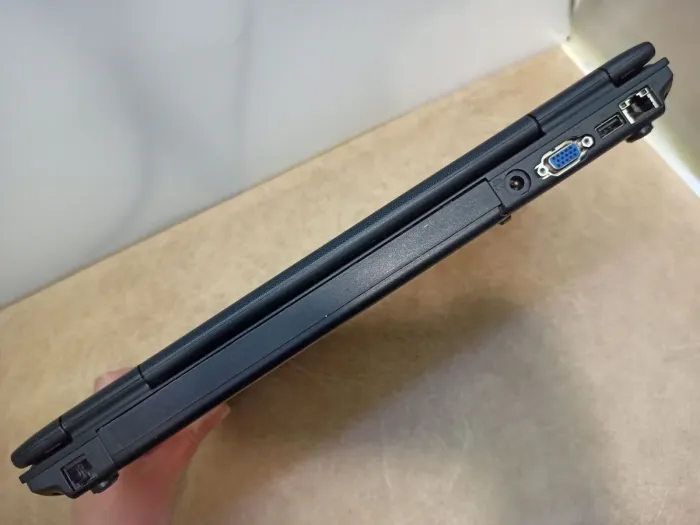 Ноутбук Toshiba Tecra M11 / 14" (1366x768) TN / Intel Core i3-370M (2 (4) ядра по 2.4 GHz) / 4 GB DDR3 / 120 GB SSD / Intel HD Graphics / WebCam / Без АКБ б/в - зображення 6