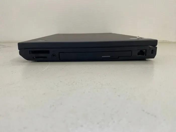 Ноутбук Lenovo ThinkPad T530 / 15.6" (1600x900) TN / Intel Core i5-3320M (2 (4) ядра по 2.6 - 3.3 GHz) / 8 GB DDR3 / 240 GB SSD / Intel HD Graphics 4000 / WebCam / DVD-ROM / VGA б/в - зображення 6