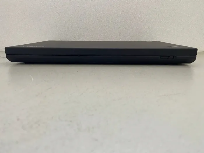 Ноутбук Lenovo ThinkPad T530 / 15.6" (1600x900) TN / Intel Core i5-3320M (2 (4) ядра по 2.6 - 3.3 GHz) / 8 GB DDR3 / 240 GB SSD / Intel HD Graphics 4000 / WebCam / DVD-ROM / VGA б/в - зображення 3