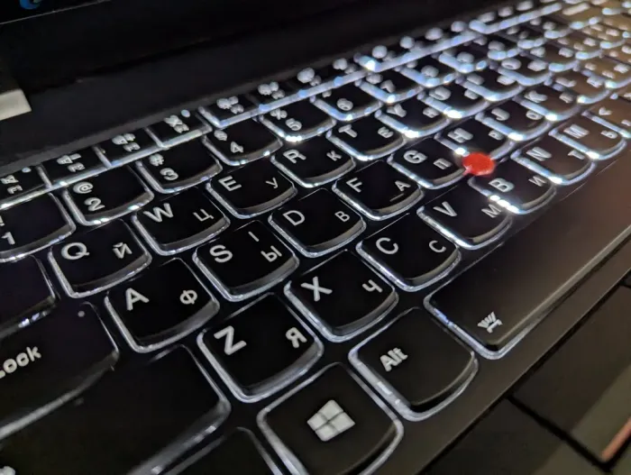 Ультрабук Lenovo ThinkPad T580 / 15.6" (1920x1080) IPS / Intel Core i7-8550U (4 (8) ядра по 1.8 - 4.0 GHz) / 16 GB DDR4 / 512 GB SSD / Intel UHD Graphics 620 / WebCam / TouchID / Windows 10 б/в - зображення 6