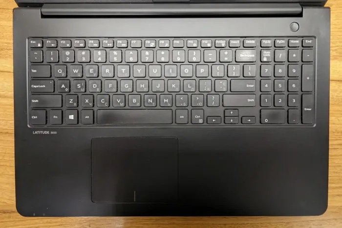 Ноутбук Б-клас Dell Latitude 3550 / 15.6" (1366x768) TN / Intel Core i5-5200U (2 (4) ядра по 2.2 - 2.7 GHz) / 8 GB DDR3 / 240 GB SSD / Intel HD Graphics 5500 / WebCam / Windows 10 б/в - зображення 4