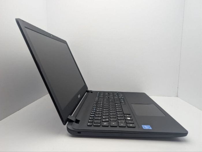 Ноутбук Acer Aspire ES1-533 / 15.6" (1366x768) TN / Intel Celeron N3450 (4 ядра по 1.1 - 2.2 GHz) / 6 GB DDR3 / 120 GB SSD / Intel HD Graphics 500 / WebCam / DVD-ROM б/в - зображення 4