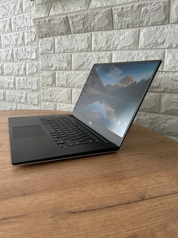 Мобільна робоча станція Б-клас Dell Precision 5530 / 15.6" (1920x1080) IPS / Intel Xeon E-2176M (6 (12) ядер по 2.7 - 4.4 GHz) / 16 GB DDR4 / 512 GB SSD / nVidia Quadro P1000, 4 GB GDDR5, 128-bit / WebCam б/в - зображення 5