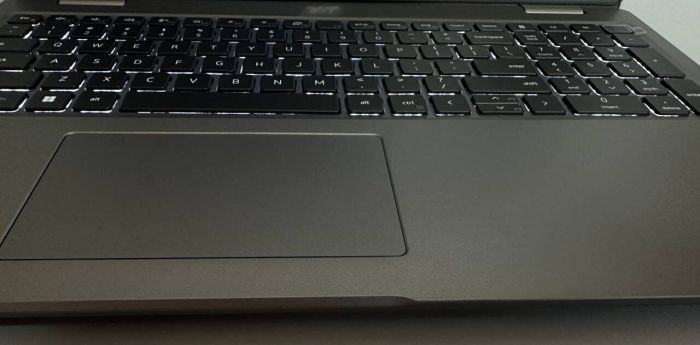 Ультрабук Dell Latitude 5530 / 15.6" (1920x1080) IPS / Intel Core i7-1265U (10 (12) ядер по 3.6 - 4.8 GHz) / 16 GB DDR4 / 256 GB SSD M.2 / Intel Iris Xe Graphics / WebCam / Win 11 Pro б/в - зображення 8