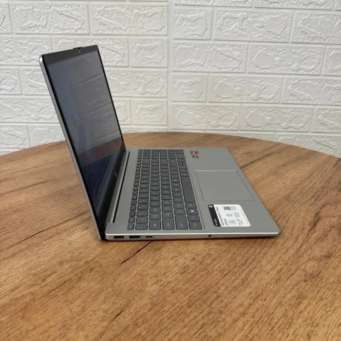 Ультрабук Б-клас HP 15-fc0093dx / 15.6" (1920x1080) TN / AMD Ryzen 5 7520U (4 (8) ядра по 2.8 - 4.3 GHz) / 16 GB DDR4 / 256 GB SSD NVMe / AMD Radeon 610M Graphics / WebCam б/в - зображення 4