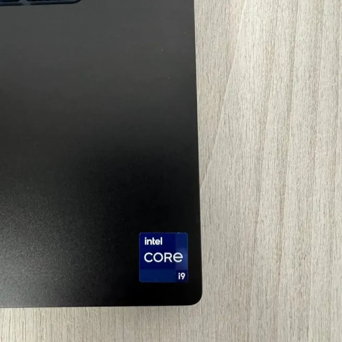 Ігровий ноутбук Razer Blade 15 RZ09-0421 / 15,6" (2560x1440) OLED / Intel Core i9-12900H (14 (20) ядер по 2,5 - 5,0 ГГц) / 16 ГБ DDR5 / 1000 ГБ SSD NVMe / nVidia GeForce RTX 3070 Ti, 8 ГБ GDDR6, 256-біт / WebCam б/в - зображення 8