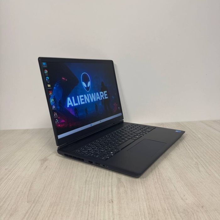 Ігровий ноутбук Dell Alienware 16 Aurora / 16" (2560x1600) IPS / Intel Core 9 270H (14 (20) ядер по 2,7 - 5,8 ГГц) / 16 ГБ DDR5 / 512 ГБ SSD / nVidia GeForce RTX 5070, 8 ГБ GDDR7, 128-bit / WebCam б/в - изображение 4