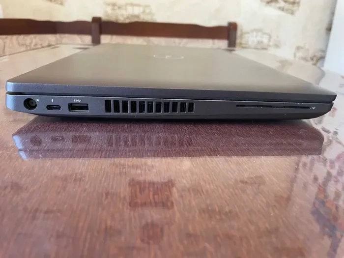 Ультрабук Dell Latitude 5501 / 15.6" (1920x1080) IPS / Intel Core i7-9850H (6 (12) ядер по 2.6 - 4.6 GHz) / 16 GB DDR4 / 512 GB SSD / Intel UHD Graphics 630 / WebCam б/в - изображение 5