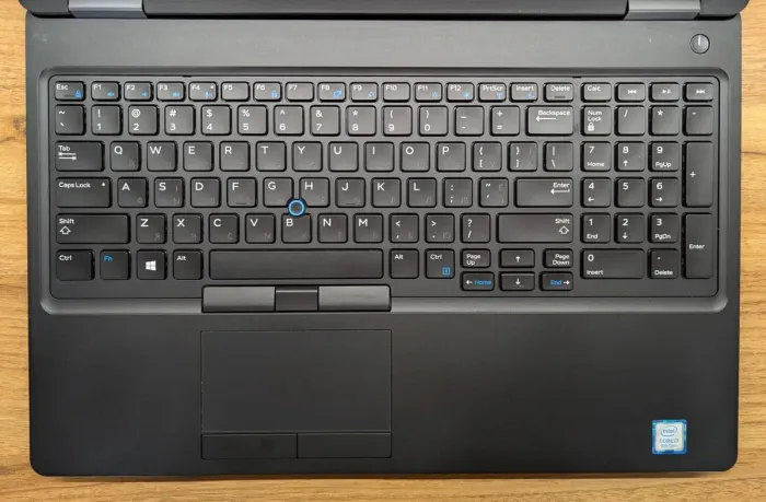 Мобільна робоча станція Dell Precision 3530 / 15.6" (1920x1080) IPS / Intel Core i7-8850H (6 (12) ядер по 2.6 - 4.3 GHz) / 16 GB DDR4 / 512 GB SSD / nVidia Quadro P600, 4 GB GDDR5, 128-bit / WebCam / Windows 10 б/в - зображення 3