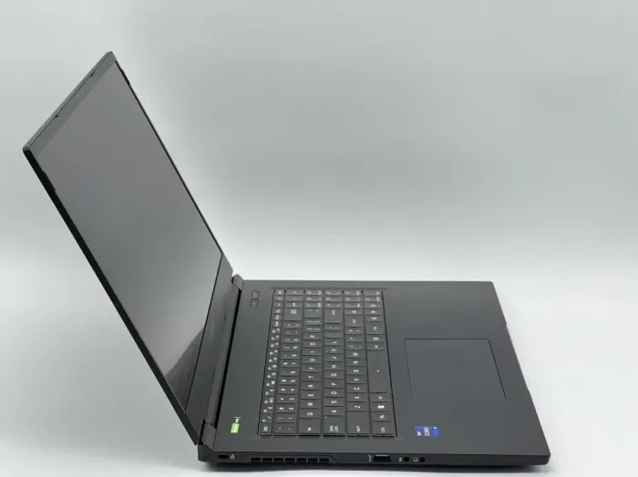 Ігровий ноутбук Maingear Vector Pro 2 17 / 17.3" (2560x1440) IPS / Intel Core i9-12900H (14 (20) ядер по 3.8 - 5.0 GHz) / 16 GB DDR5 / 960 GB SSD / nVidia GeForce RTX 3080 Ti, 16 GB GDDR6, 256-bit / WebCam б/в - зображення 3