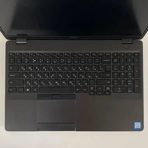 Ультрабук Б-клас Dell Latitude 5500 / 15.6" (1920x1080) IPS / Intel Core i5-8365U (4 (8) ядра по 1.6 - 4.1 GHz) / 16 GB DDR4 / 256 GB SSD / Intel UHD Graphics / WebCam / HDMI / SIM б/в - зображення 3