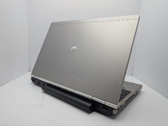 Ноутбук HP EliteBook 8560p / 15.6" (1366x768) TN / Intel Core i7-2620M (2 (4) ядра по 2.7 - 3.4 GHz) / 6 GB DDR3 / 1000 GB HDD / Intel HD Graphics 3000 / WebCam б/в - зображення 8