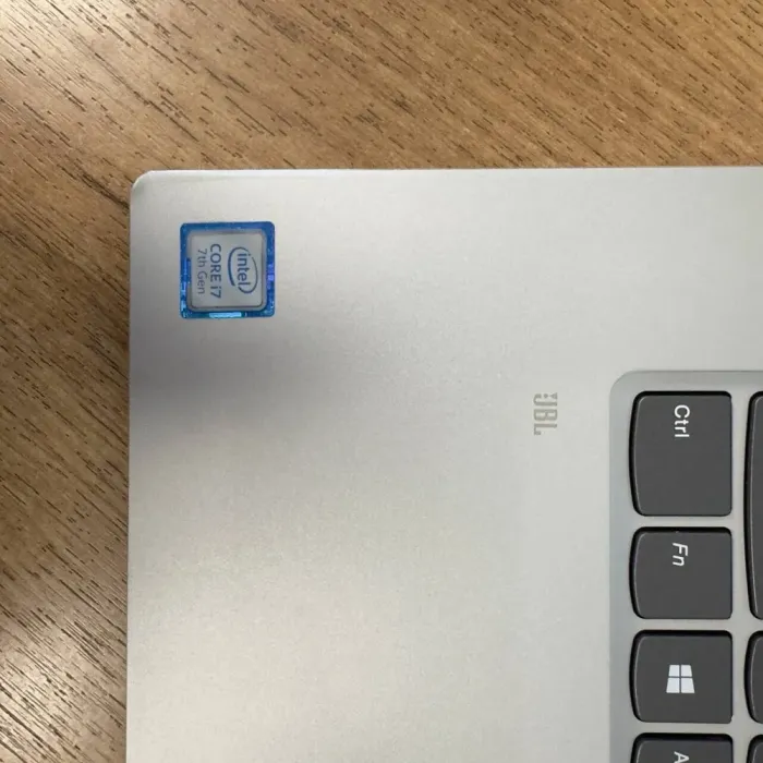 Ігровий ноутбук-трансформер Б-клас Lenovo Yoga 720-15IKP / 15.6" (3840x2160) IPS Touch / Intel Core i7-7700HQ (4 (8) ядра по 2.8 - 3.8 GHz) / 16 GB DDR4 / 512 GB SSD NVMe / nVidia GeForce GTX 1050, 2 GB GDDR5, 128-bit / WebCam б/в - зображення 9