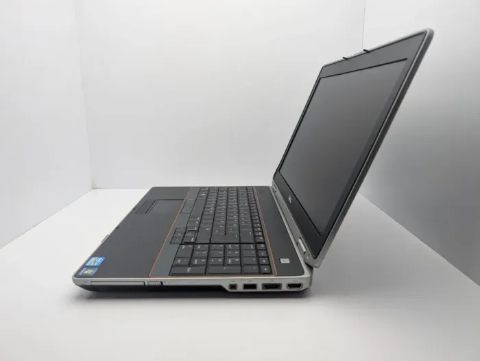 Ноутбук Dell Latitude E6520 / 15.6" (1366x768) TN / Intel Core i5-2520M (2 (4) ядра по 2.5 - 3.2 GHz) / 8 GB DDR3 / 240 GB SSD / nVidia NVS 4200M, 512 MB GDDR3, 64-bit / WebCam б/в - зображення 6