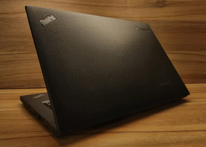 Ноутбук Б-клас Lenovo ThinkPad T450 / 14" (1600x900) TN / Intel Core i5-5300U (2 (4) ядра по 2.3 - 2.9 GHz) / 8 GB DDR3 / 240 GB SSD / Intel HD Graphics 5500 / WebCam / Windows 10 PRO Lic б/в - зображення 6