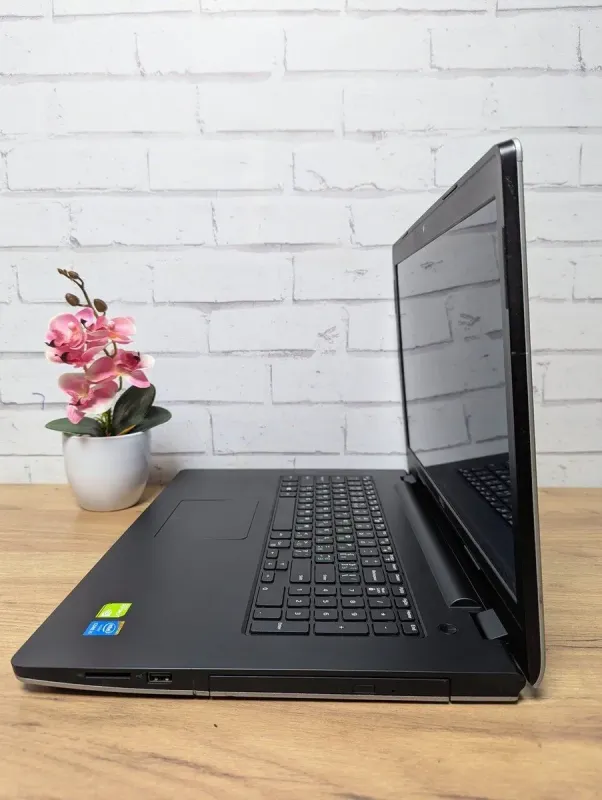 Ноутбук Б-клас Dell Inspiron 17 P26E / 17.3" (1600x900) TN / Intel Core i5-4210U (2 (4) ядра по 1.7 - 2.7 GHz) / 8 GB DDR3 / 128 GB SSD / nVidia GeForce 840M, 2 GB GDDR3, 64-bit / WebCam / DVD-ROM б/в - зображення 5