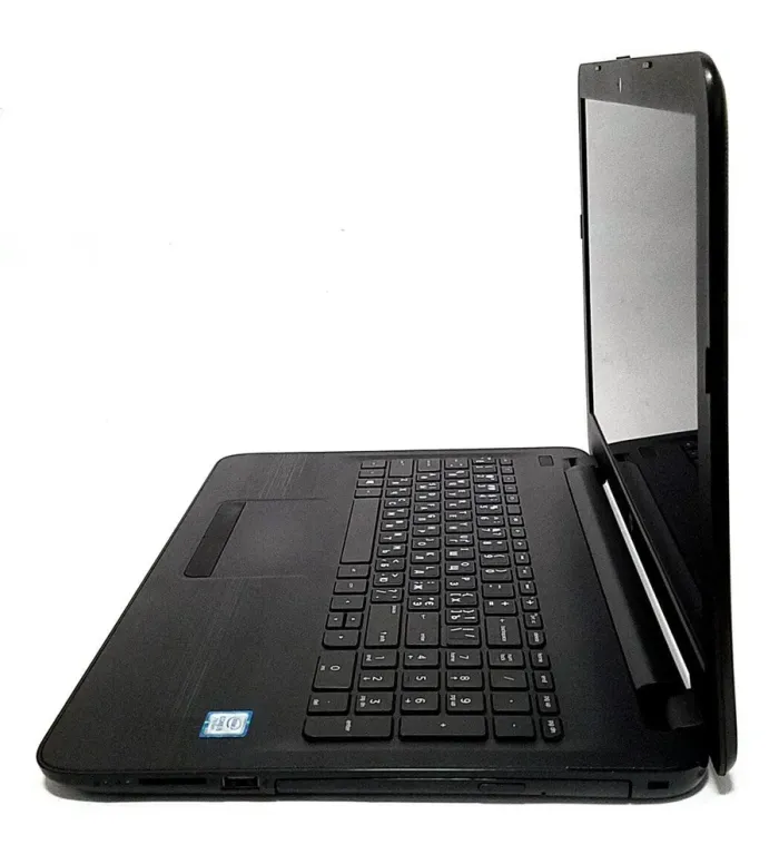 Ноутбук HP 15-ay103dx / 15.6" (1366x768) TN Touch / Intel Core i5-7200U (2 (4) ядра по 2.5 - 3.1 GHz) / 8 GB DDR4 / 256 GB SSD / Intel HD Graphics 620 / WebCam / Win 10 Home б/в - зображення 4