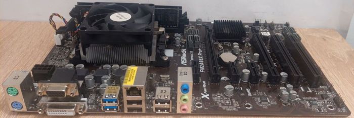 Комплект: Материнська плата ASRock FM2A88X PRO+ / FM2 / AMD A8-6600K (4 ядра по 3.9 - 4.2 GHz) / 16 GB DDR3 / AMD Radeon HD 8570D б/в - зображення 3