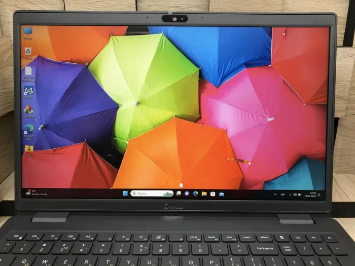 Ноутбук Б-клас Dell Latitude 3520 / 15.6" (1920x1080) IPS Touch / Intel Core i7-1165G7 (4 (8) ядра по 2.8 - 4.7 GHz) / 8 GB DDR4 / 256 GB SSD M.2 / Intel Iris Xe Graphics / USB 3.2 / HDMI / Windows 11 б/в - зображення 3