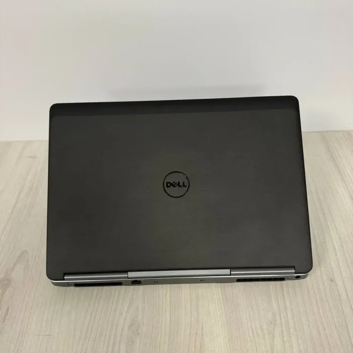 Мобільна робоча станція Dell Precision 7520 / 15,6" (1920x1080) IPS / Intel Xeon E3-1545M v5 (4 (8) ядра по 2,9 - 3,8 ГГц) / 16 ГБ DDR4 / 512 ГБ SSD NVMe / nVidia Quadro M2200, 4 ГБ GDDR5, 128-біт б/в - зображення 3