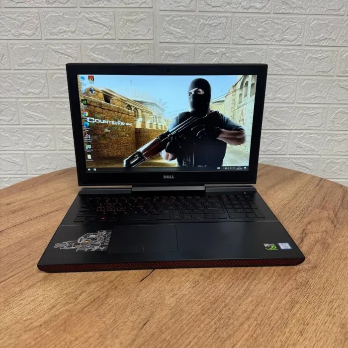 Ігровий ноутбук Б-клас Dell Inspiron 15 Gaming 7567 / 15.6" (1920x1080) IPS / Intel Core i5-7300HQ (4 ядра по 2.5 - 3.5 GHz) / 16 GB DDR4 / 512 GB SSD / nVidia GeForce GTX 1050 Ti, 4 GB GDDR5, 128-bit / WebCam б/в - зображення 2