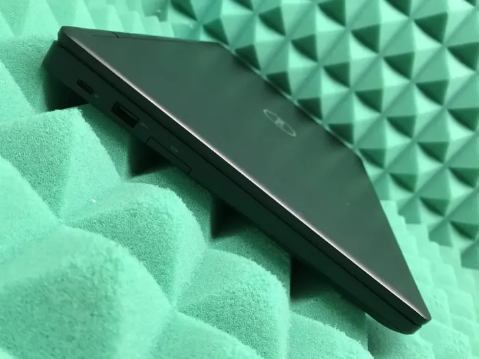 Ноутбук Dell Latitude 5490 / 14" (1920x1080) IPS / Intel Core i5-8250U (4 (8) ядра по 1.6 - 3.4 GHz) / 8 GB DDR4 / 256 GB SSD / Intel UHD Graphics 620 / WebCam / USB 3.1 / HDMI / Windows 10 б/в - зображення 7