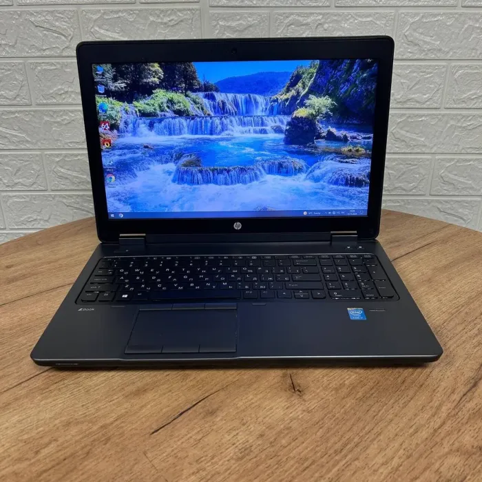 Мобільна робоча станція Б-клас HP ZBook 15 / 15.6" (1920x1080) TN / Intel Core i7-4700MQ (4 (8) ядра по 2.4 - 3.4 GHz) / 8 GB DDR3 / 240 GB SSD / nVidia Quadro K1100M, 2 GB GDDR5, 128-bit / WebCam б/в - зображення 2