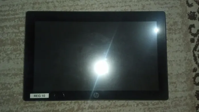 Моноблок Б-класс HP RP9 G1 Retail System / 15.6" TN Touch / Pentium G4400T (2 ядра по 2.9GHz) / 4GB DDR4 / 120GB SSD / HD Graphics 510 б/в - зображення 2