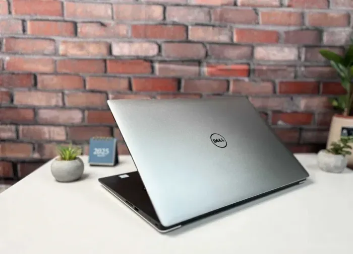 Мобільна робоча станція Dell Precision 5520 / 15.6" (1920x1080) IPS / Intel Core i7-7820HQ (4 (8) ядра по 2.9 - 3.9 GHz) / 32 GB DDR4 / 512 GB SSD / nVidia Quadro M1200, 4 GB GDDR5, 128-bit / WebCam б/в - зображення 7