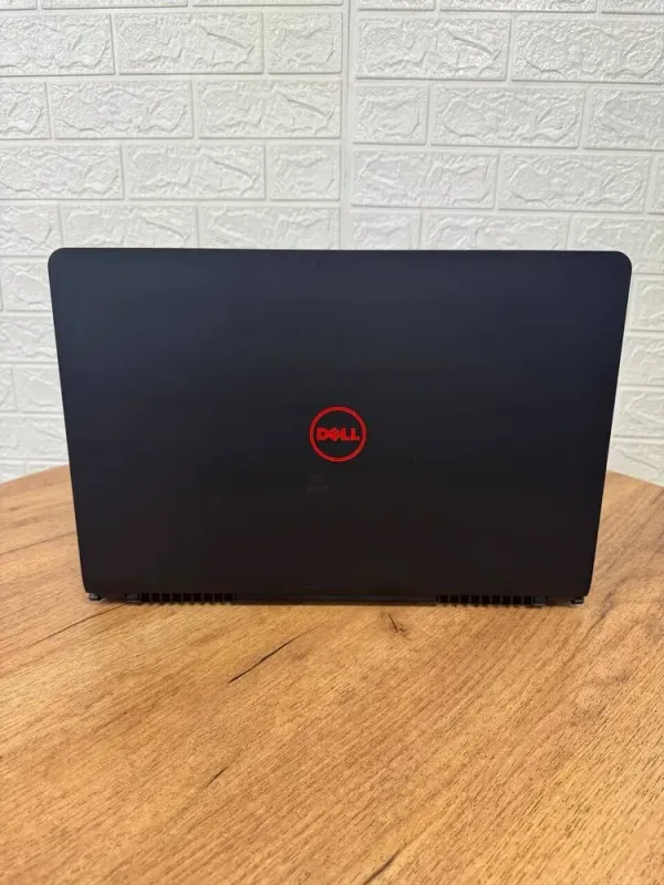 Ігровий ноутбук Б-клас Dell Inspiron 15 5577 / 15.6" (1920x1080) TN / Intel Core i5-7300HQ (4 ядра по 2.5 - 3.5 GHz) / 16 GB DDR4 / 128 GB SSD NVMe + 1000 GB HDD / nVidia GeForce GTX 1050, 4 GB GDDR5, 128-bit / WebCam б/в - зображення 3